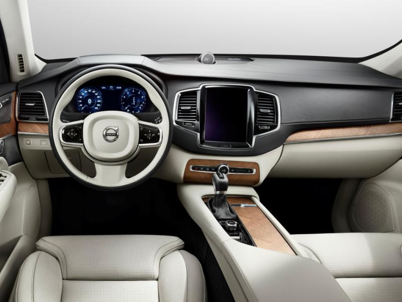 2015-Volvo-XC90-interior-2