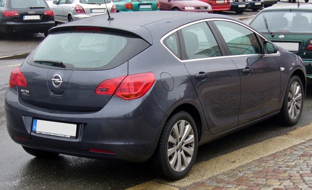 Opel_Astra_J_Heck