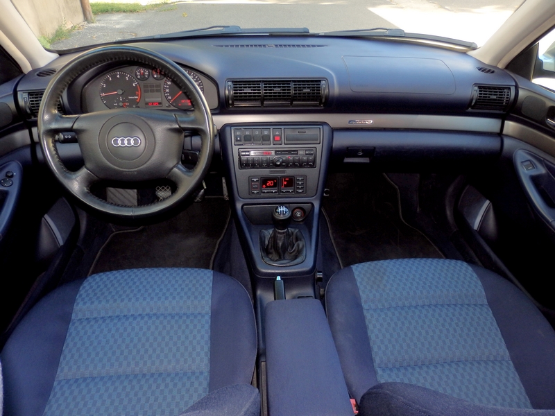 Audi A4 Quattro belső