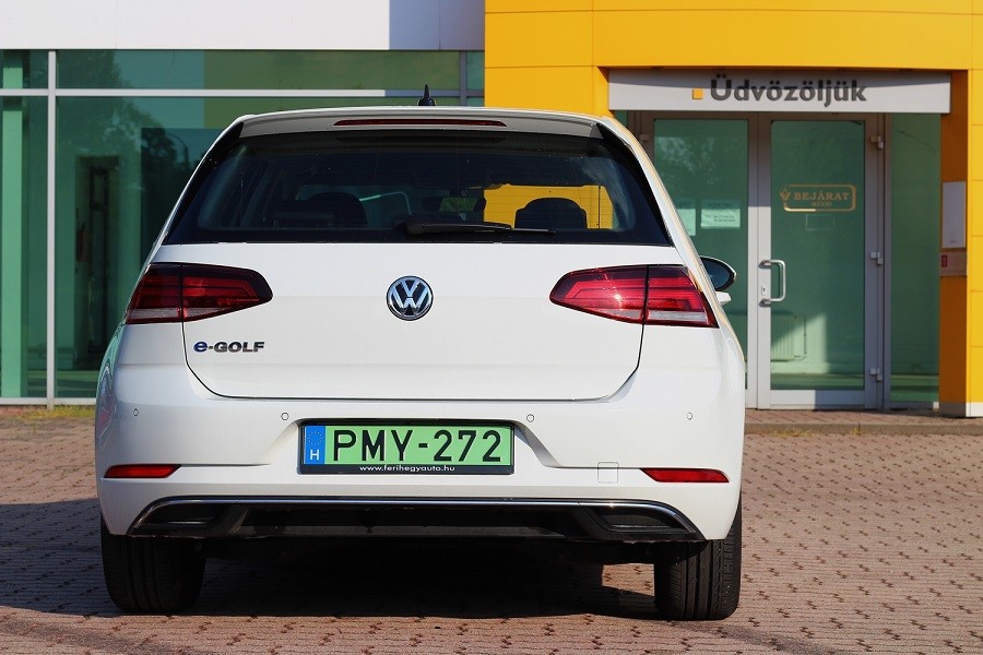 VW e-golf_hátulja